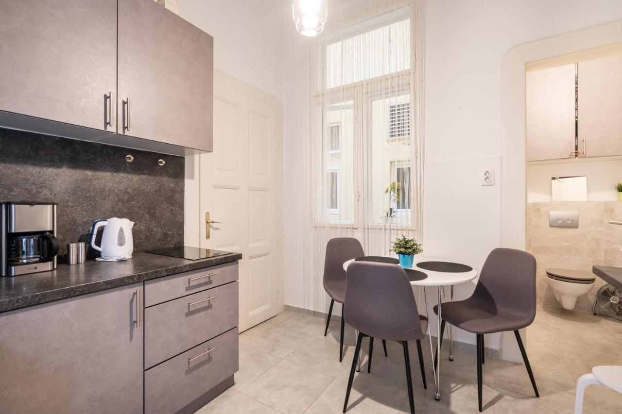 The White House Apartment Budapest Exterior photo