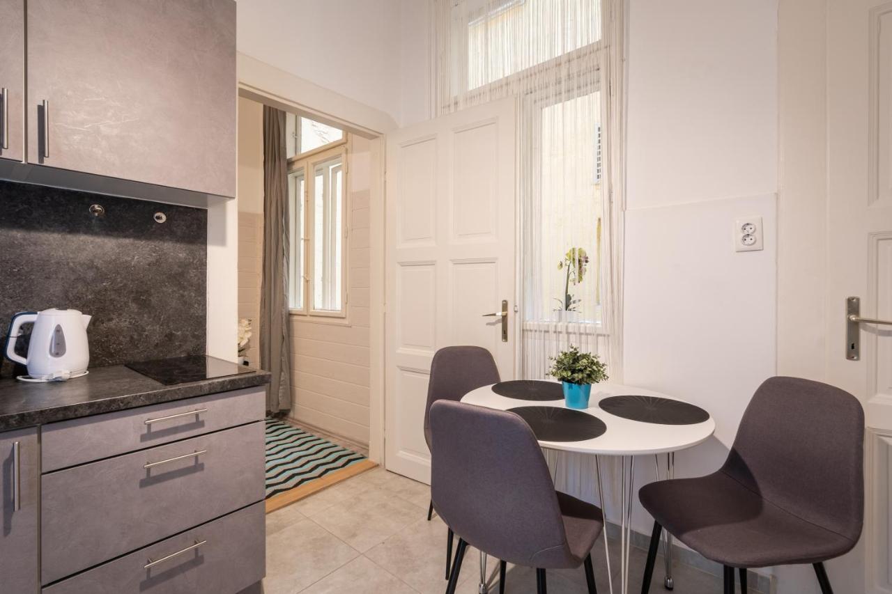 The White House Apartment Budapest Exterior photo